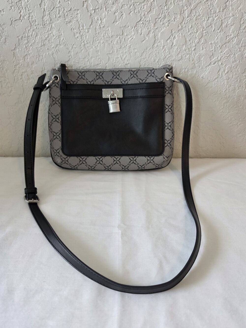 Nine West Josey Swing Crossbody Bag In Black And Gray
